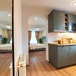 Nikolas Haus Premium Historic Center & Free Parking 3*