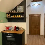 Nikolas Haus Premium Historic Center & Free Parking בראשוב