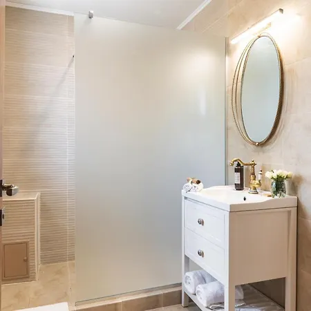 Nikolas Haus Premium Historic Center & Free Parking Appart hôtel 3*