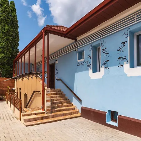 Nikolas Haus Premium Historic Center & Free Parking 3* בראשוב