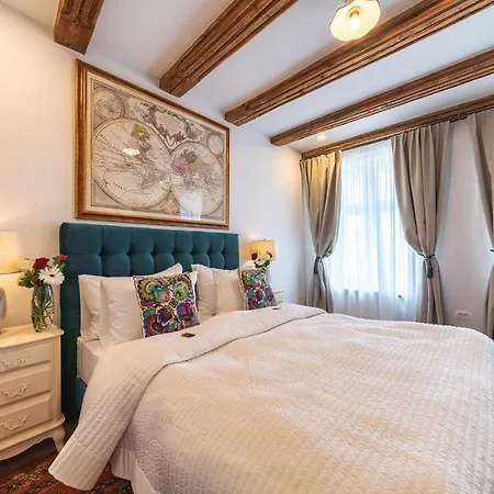 Nikolas Haus Premium Historic Center & Free Parking 3* Braşov