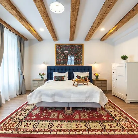 Nikolas Haus Premium Historic Center & Free Parking Appart hôtel