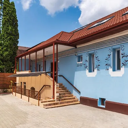 Nikolas Haus Premium Historic Center & Free Parking Apart Otel 3*