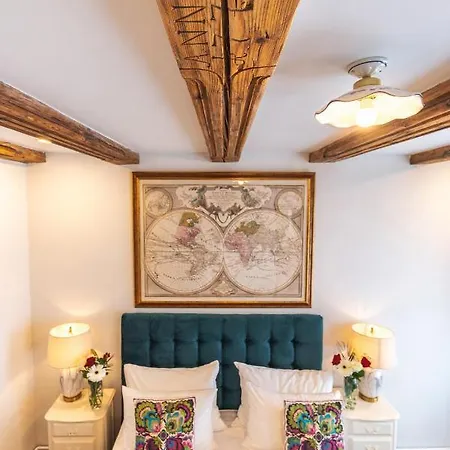 Nikolas Haus 3*