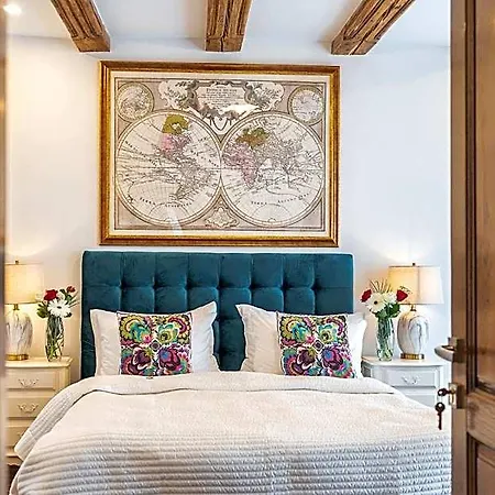 Appart hôtel Nikolas Haus Premium Historic Center & Free Parking 3*