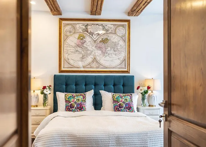 Nikolas Haus Premium Historic Center & Free Parking Apart-hotel Braşov