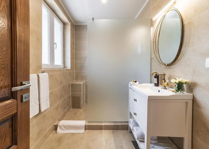 Nikolas Haus Premium Historic Center & Free Parking 3*