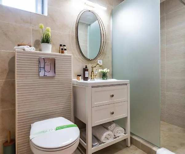 Nikolas Haus Premium Historic Center & Free Parking Apart-hotel