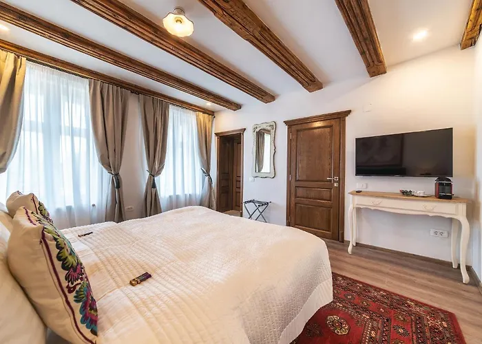 Apart-hotel Nikolas Haus Premium Historic Center & Free Parking 3*