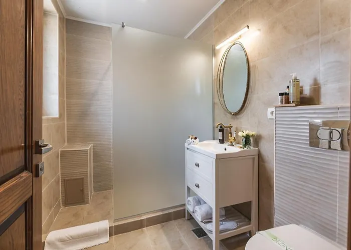 Nikolas Haus Premium Historic Center & Free Parking 3*